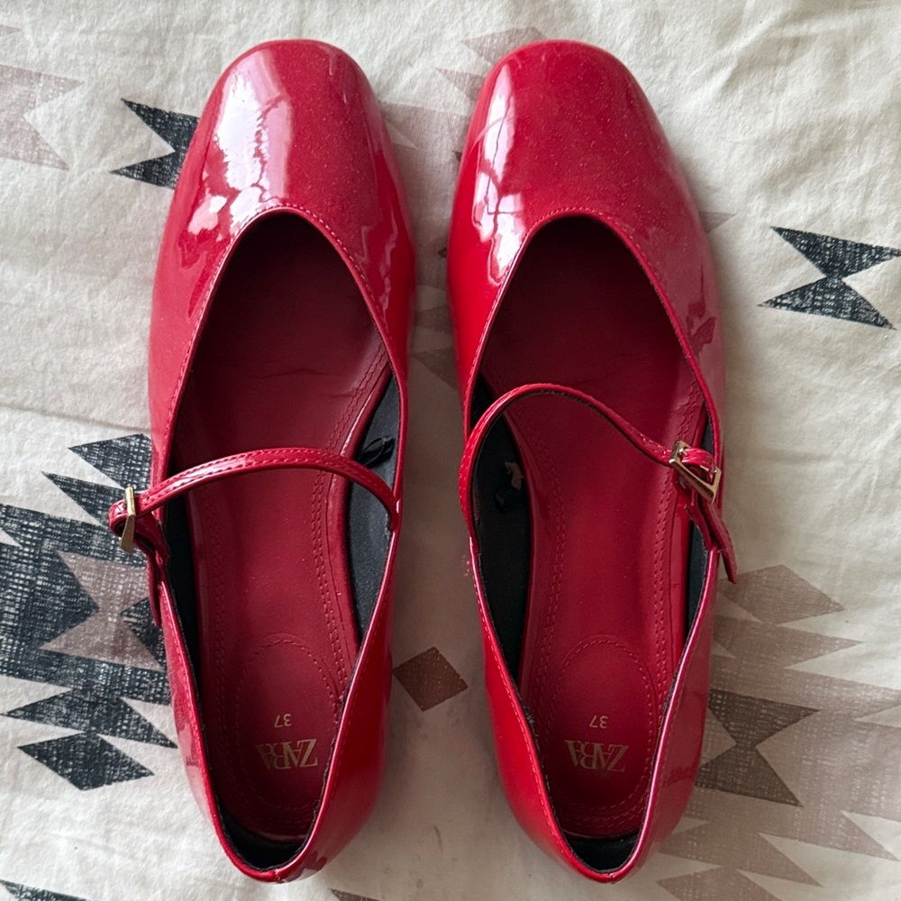 Zara Women's Shiny Red Flats